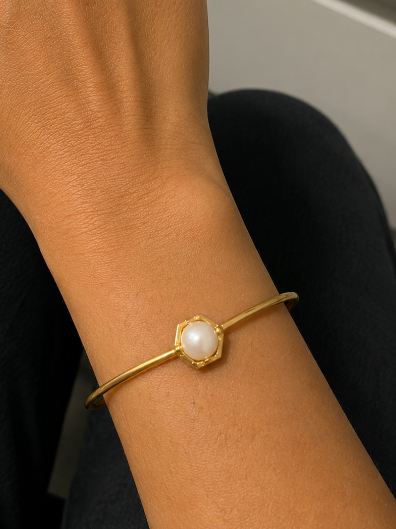 Delicate Pearl Bracelet