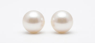 White Pearl Stud Earring